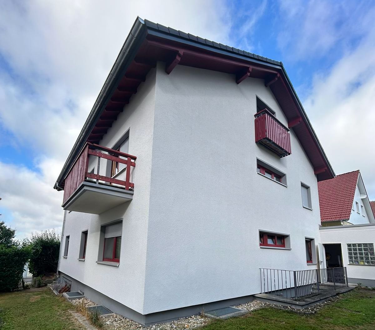 Referenzprojekt: Fassadenanstrich und Holzarbeiten an einem Wohnhaus in Kronberg